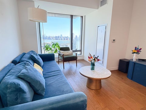 Condo For Sale - 99 Hudson St #1802<br/> Jersey City, NJ 07302