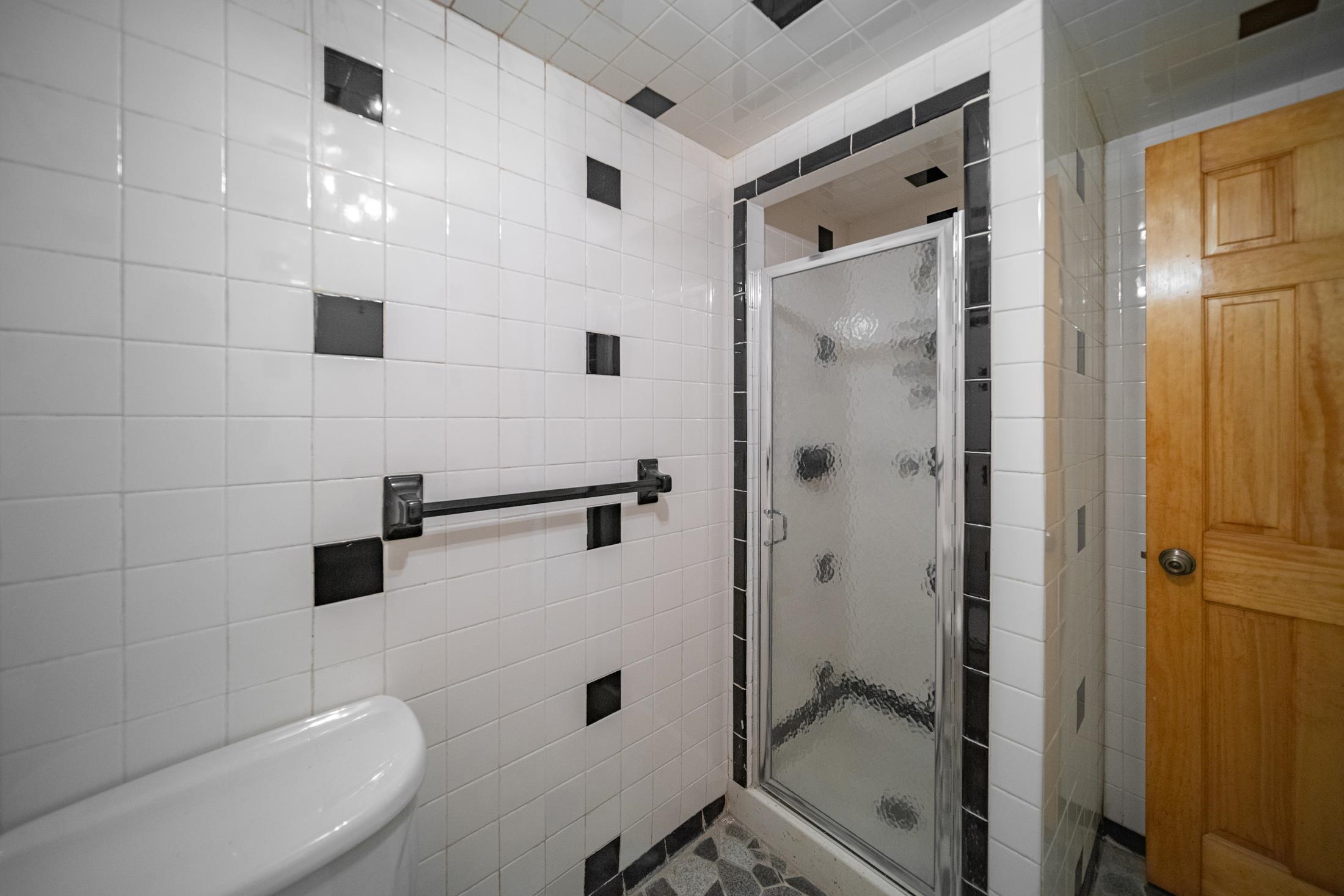 716 Avenue C, Bayonne, New Jersey image 27