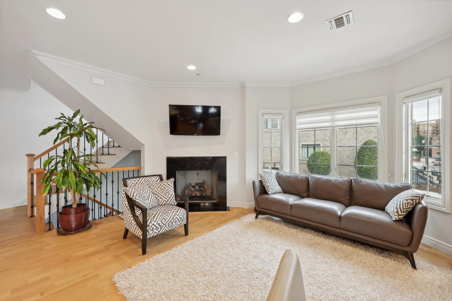 140 CEDAR ST