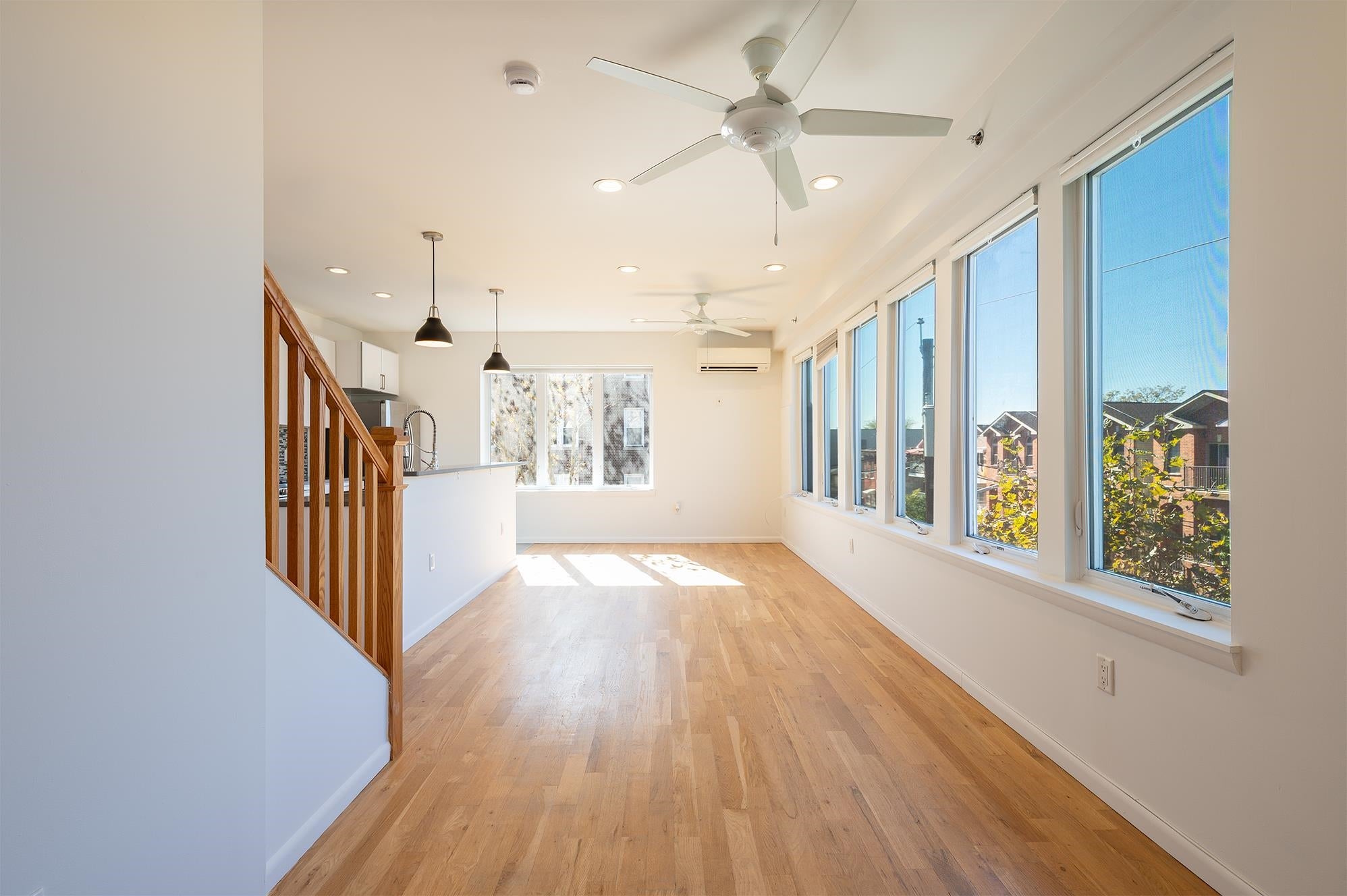 58 GILES AVE 4