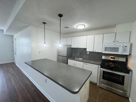 Apartment For Rent - 225 Halladay St<br/> Jersey City, NJ 07304