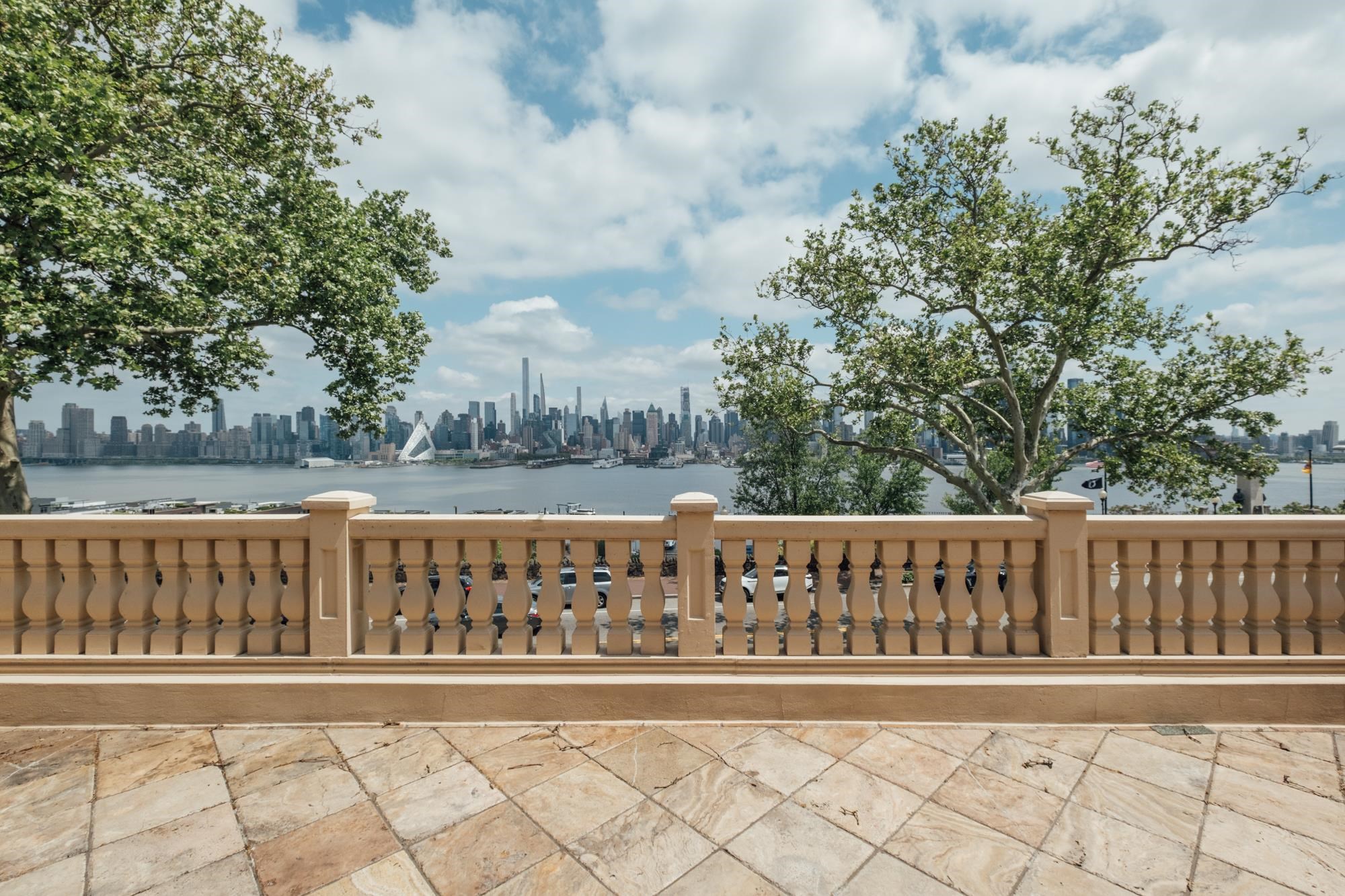 821 Blvd East, Weehawken, New Jersey image 29