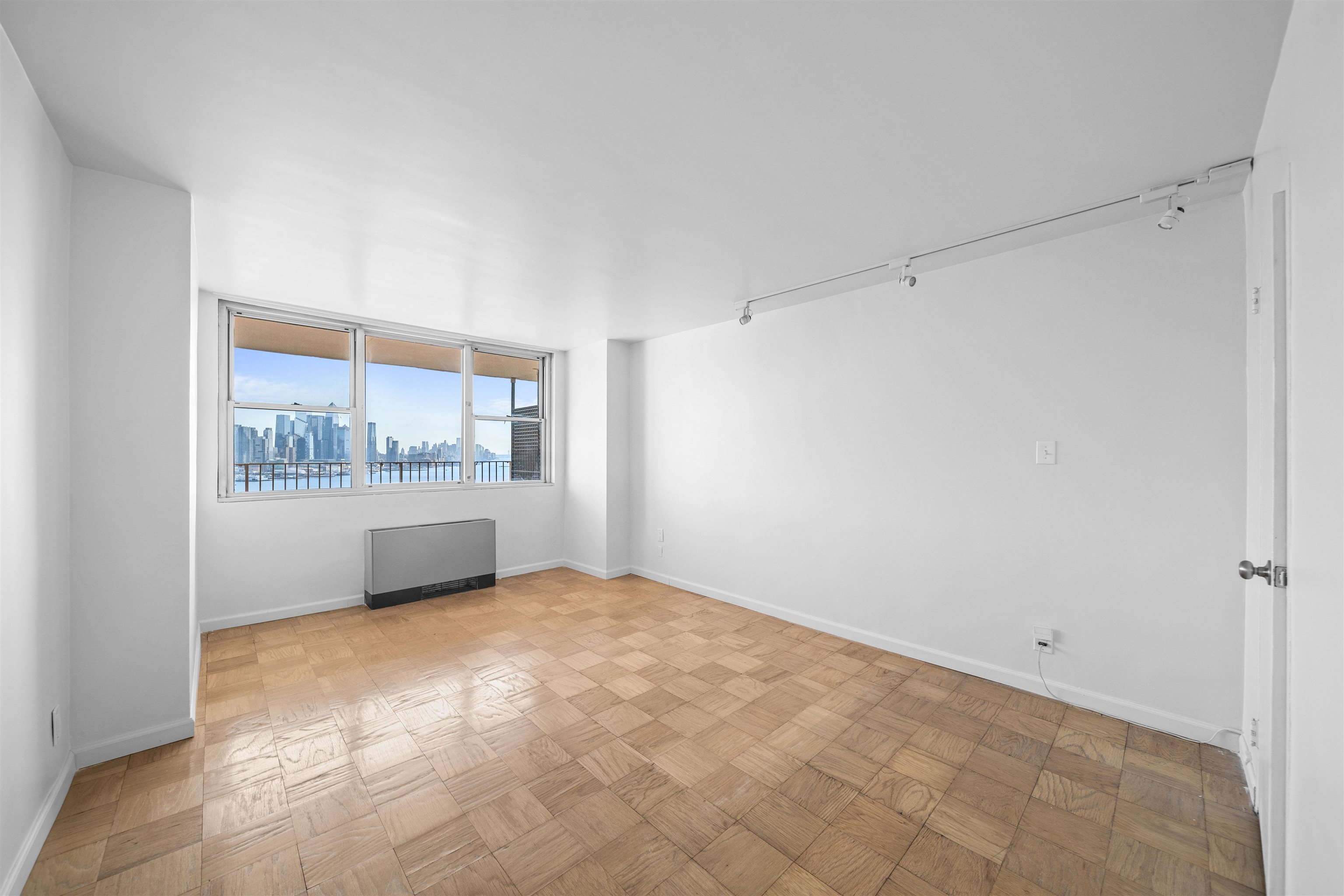 6040 Blvd East #17F, West New York, New Jersey image 14