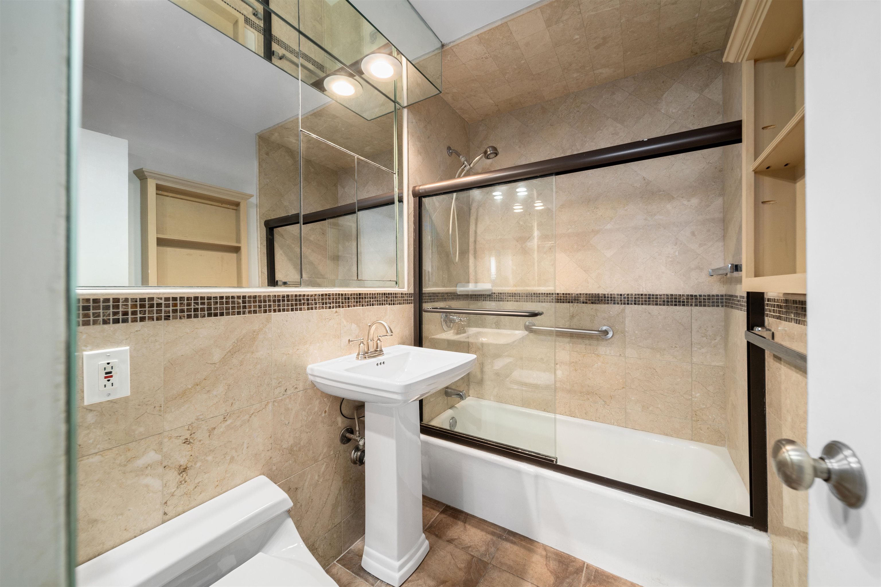 6040 Blvd East #17F, West New York, New Jersey image 12