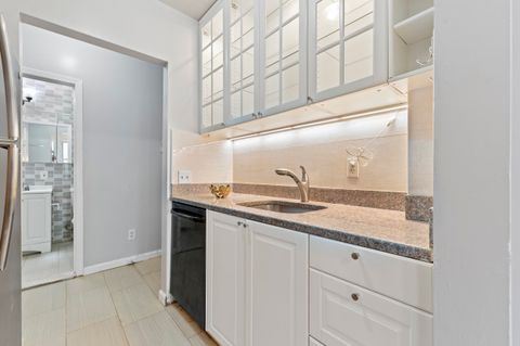 Condo For Sale - 108 Waldo Ave #1D<br/> Hudson County, Jersey City, NJ 07306