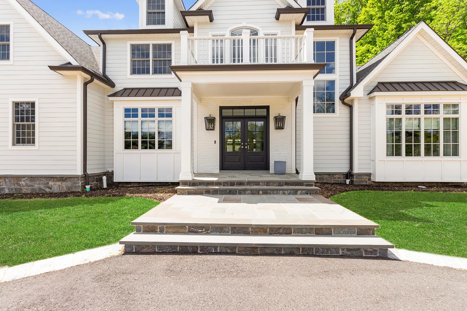 150 MOUNTAIN AVE