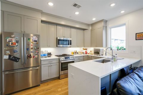 MLS: 250010086