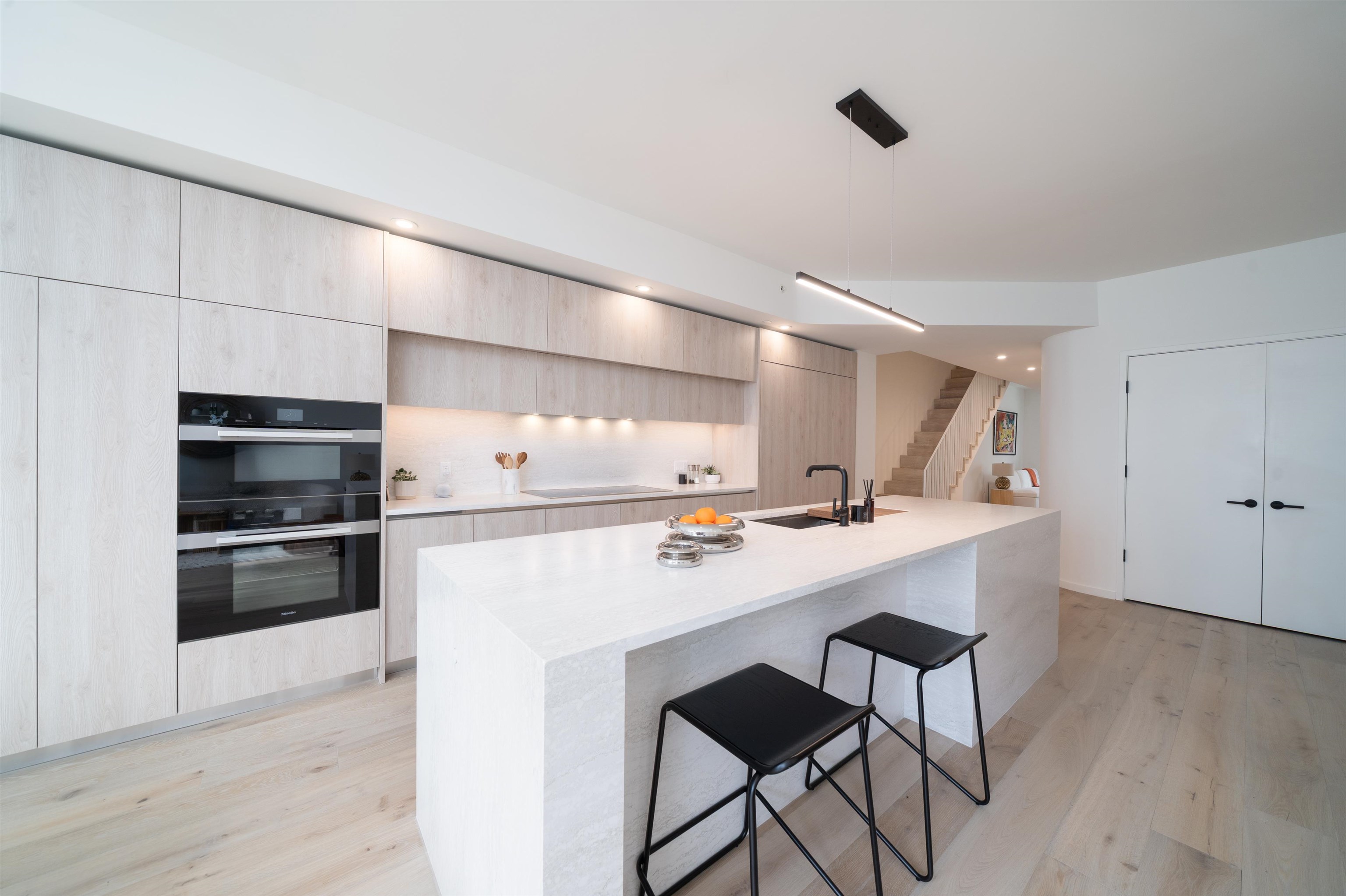 413 MONROE ST 200