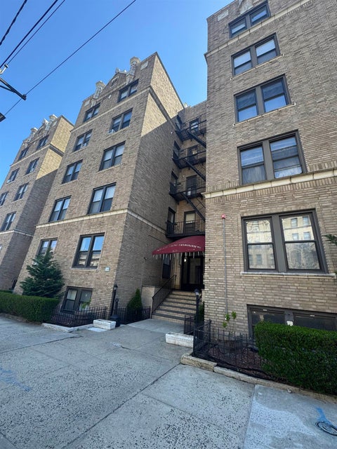 Condo For Rent - 2700 Kennedy Blvd #304<br/> Hudson County, Jersey City, NJ 07306