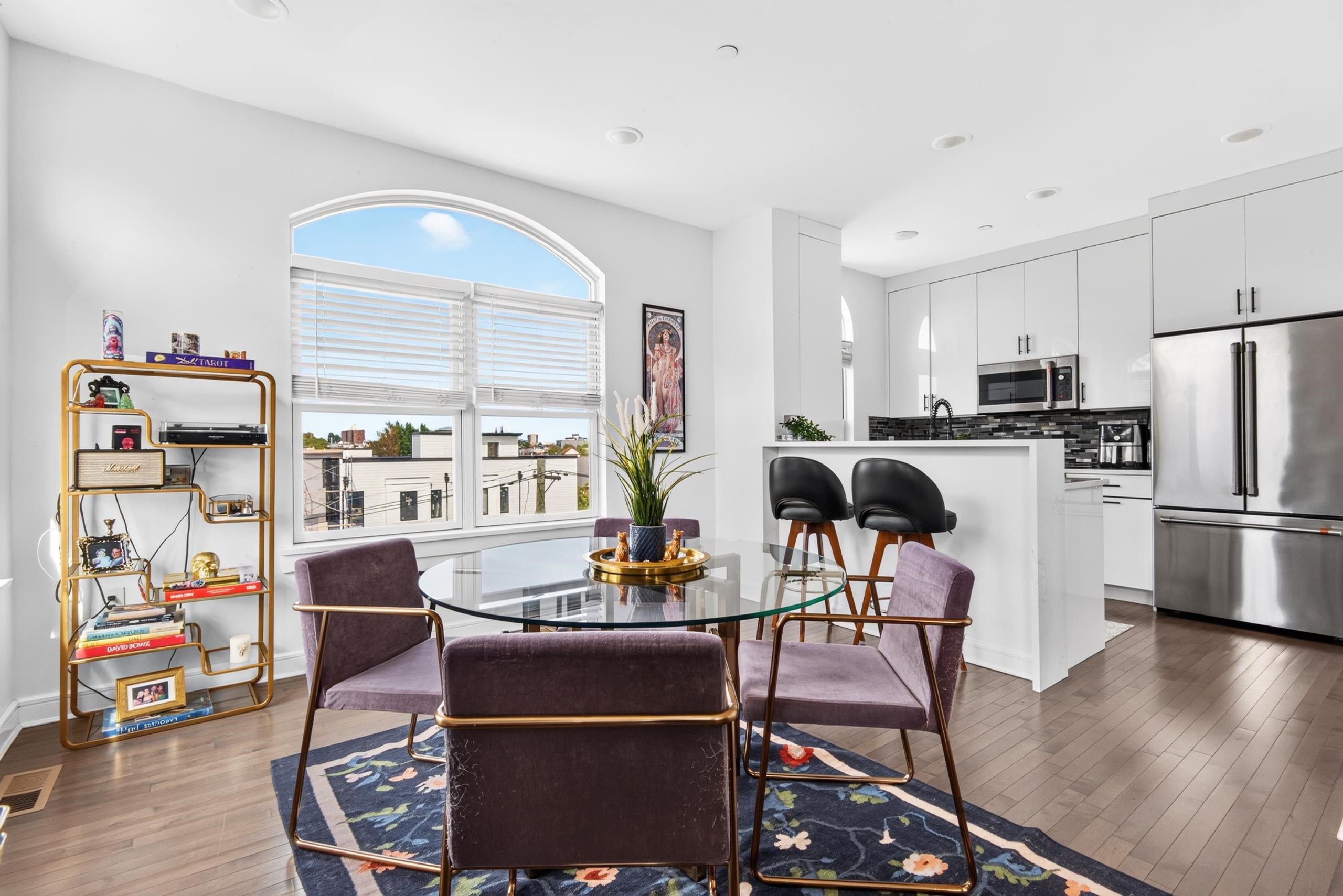 974 SUMMIT AVE 401-B