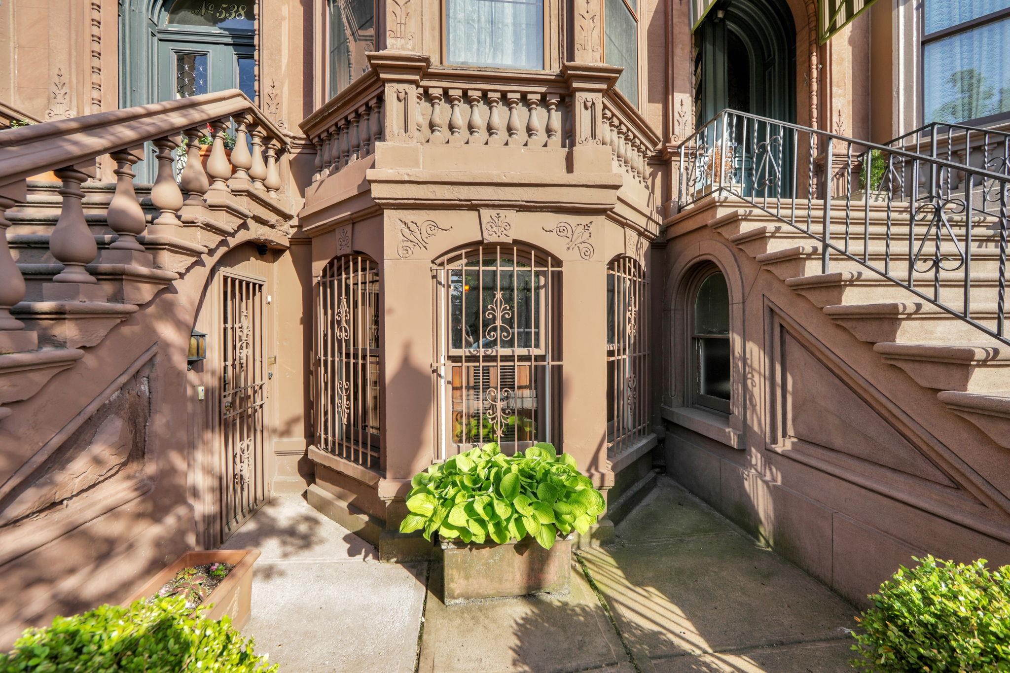 538 Bergen Ave, Jersey City, New Jersey image 41