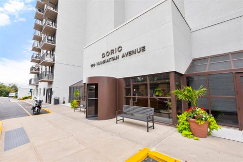 Homes For Sale - 100 Manhattan Ave #1912<br/> Union City, NJ 07087