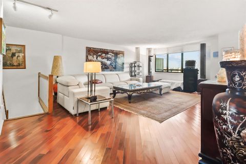 Condo For Sale - 401 Harmon Cove Tower #401<br/> Secaucus, NJ 07094