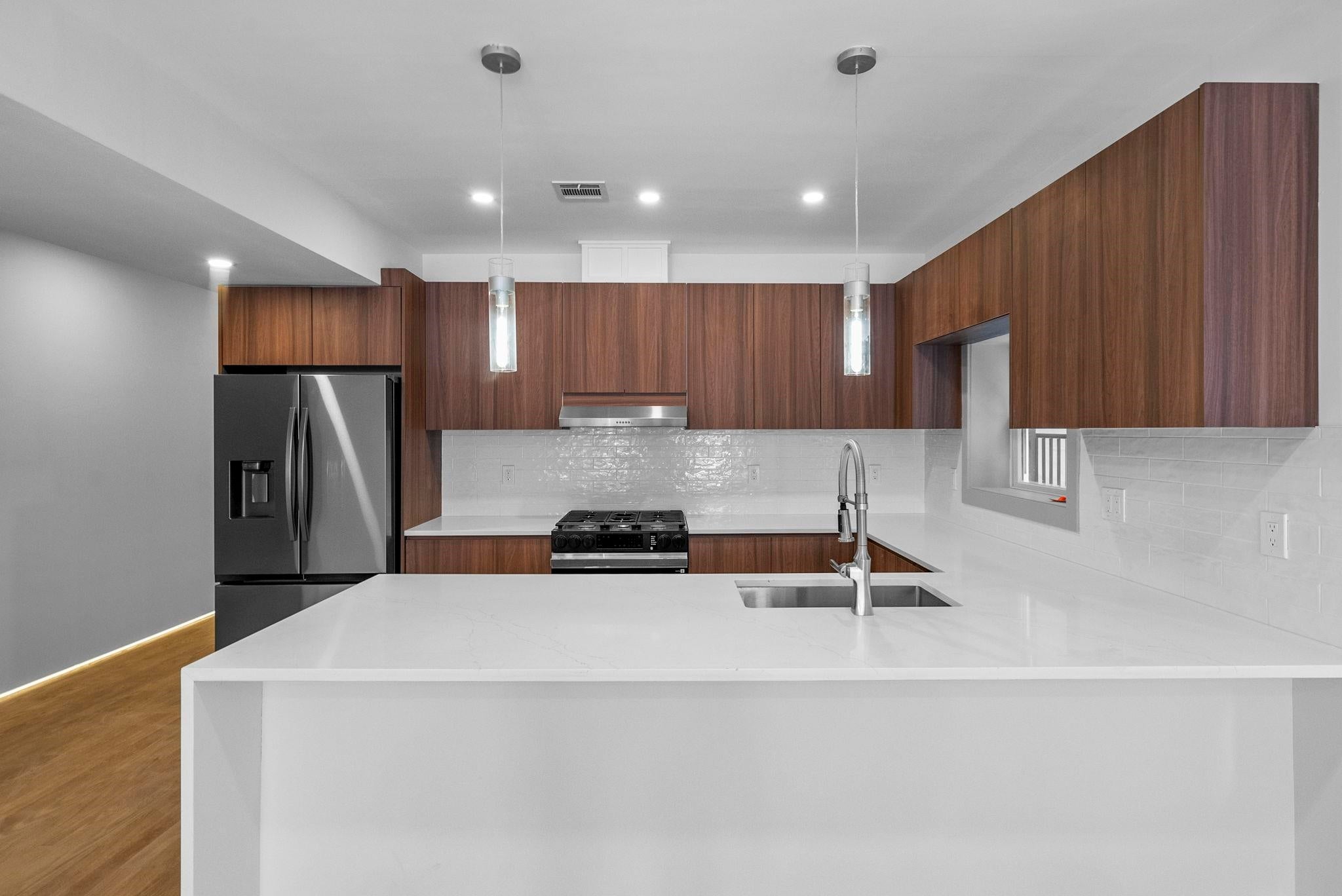 600 BRAMHALL AVE 1