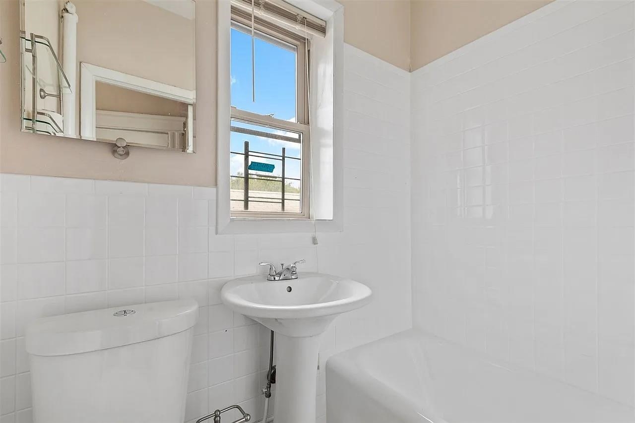16 Belvidere Ave #3F, Jersey City, New Jersey image 10