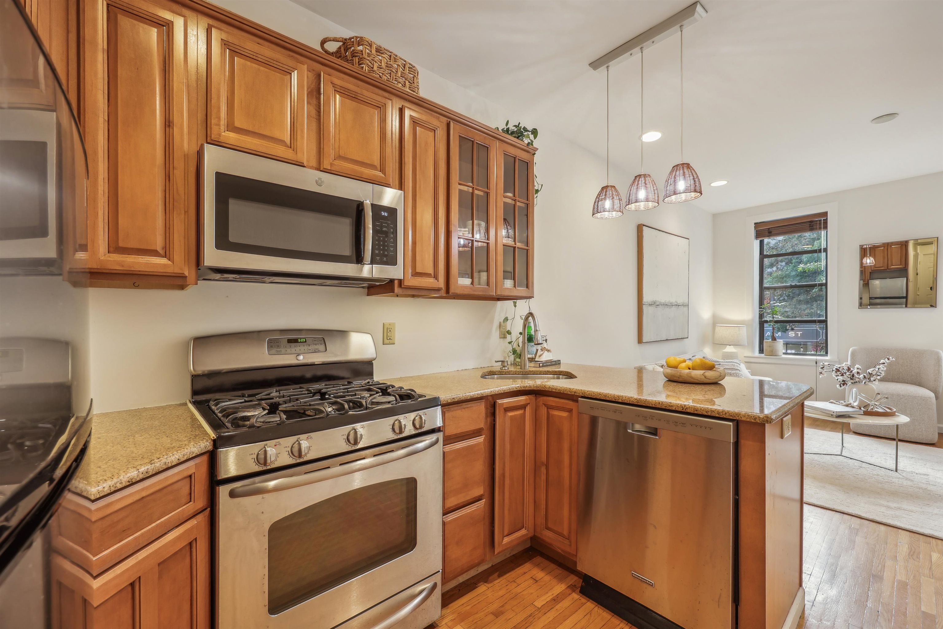 123 Washington St #2R, Hoboken, New Jersey image 3