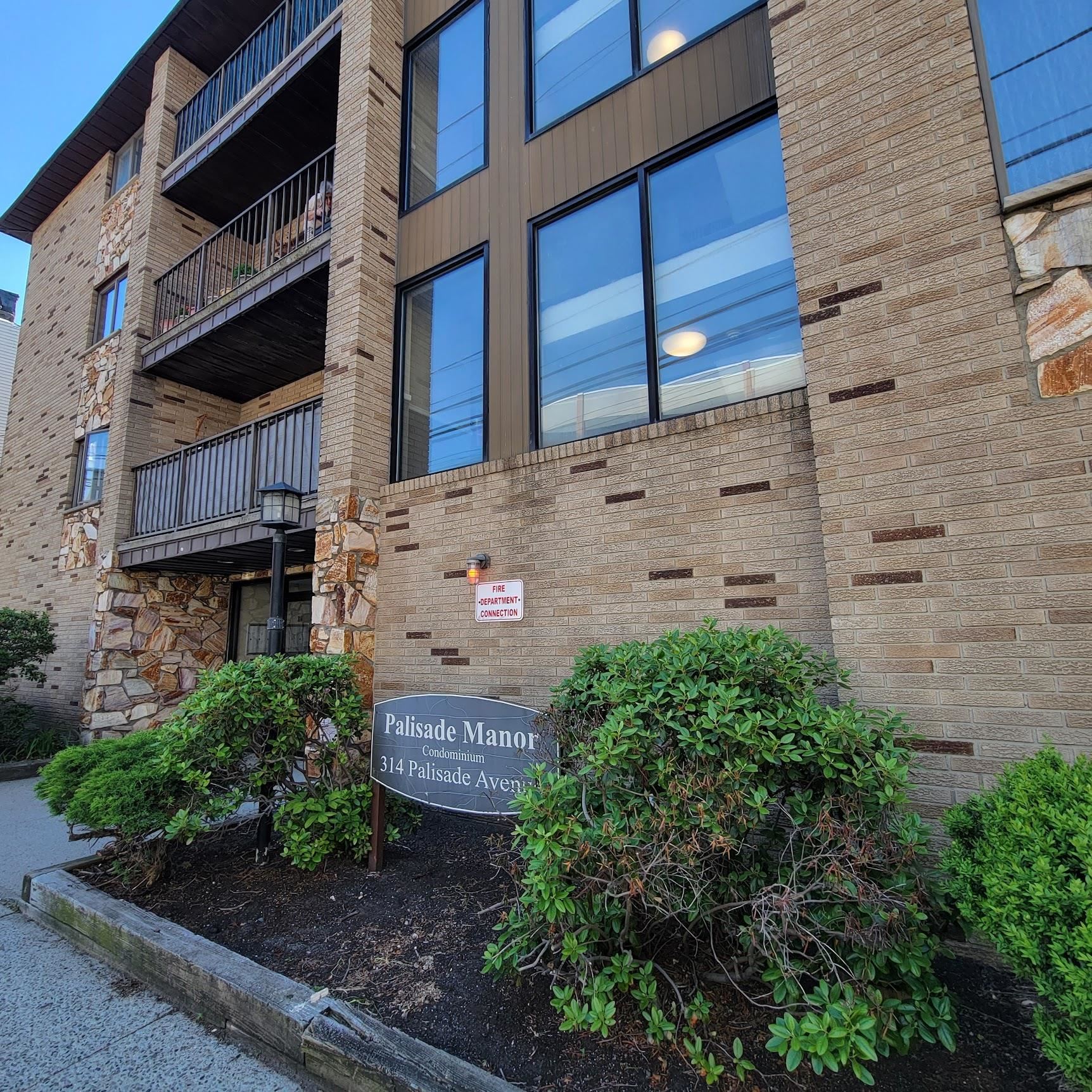 314 PALISADE AVE B4