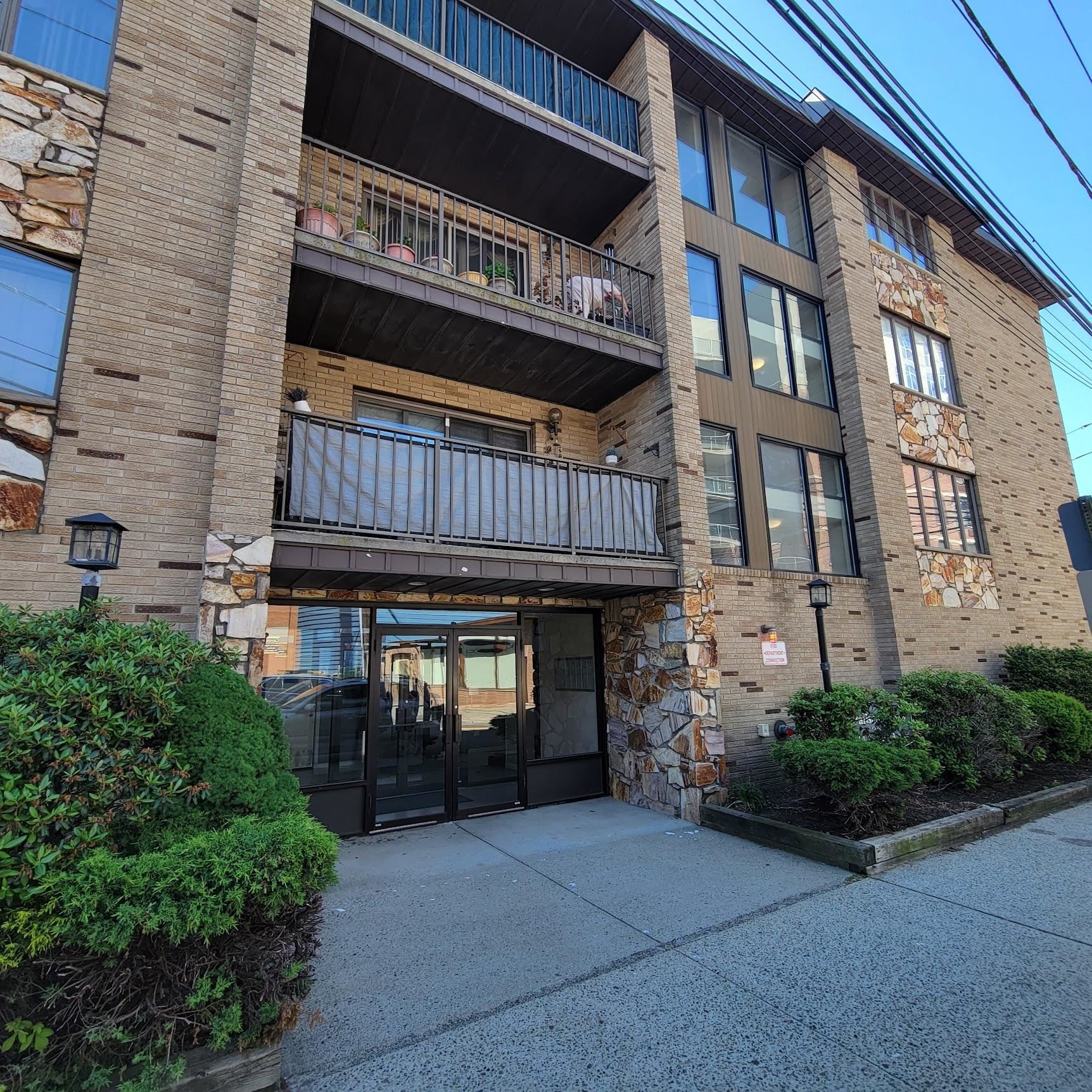314 PALISADE AVE B4