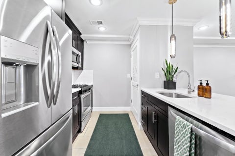 Condo For Sale - 175 Van Horne St #2<br/> Jersey City, NJ 07304