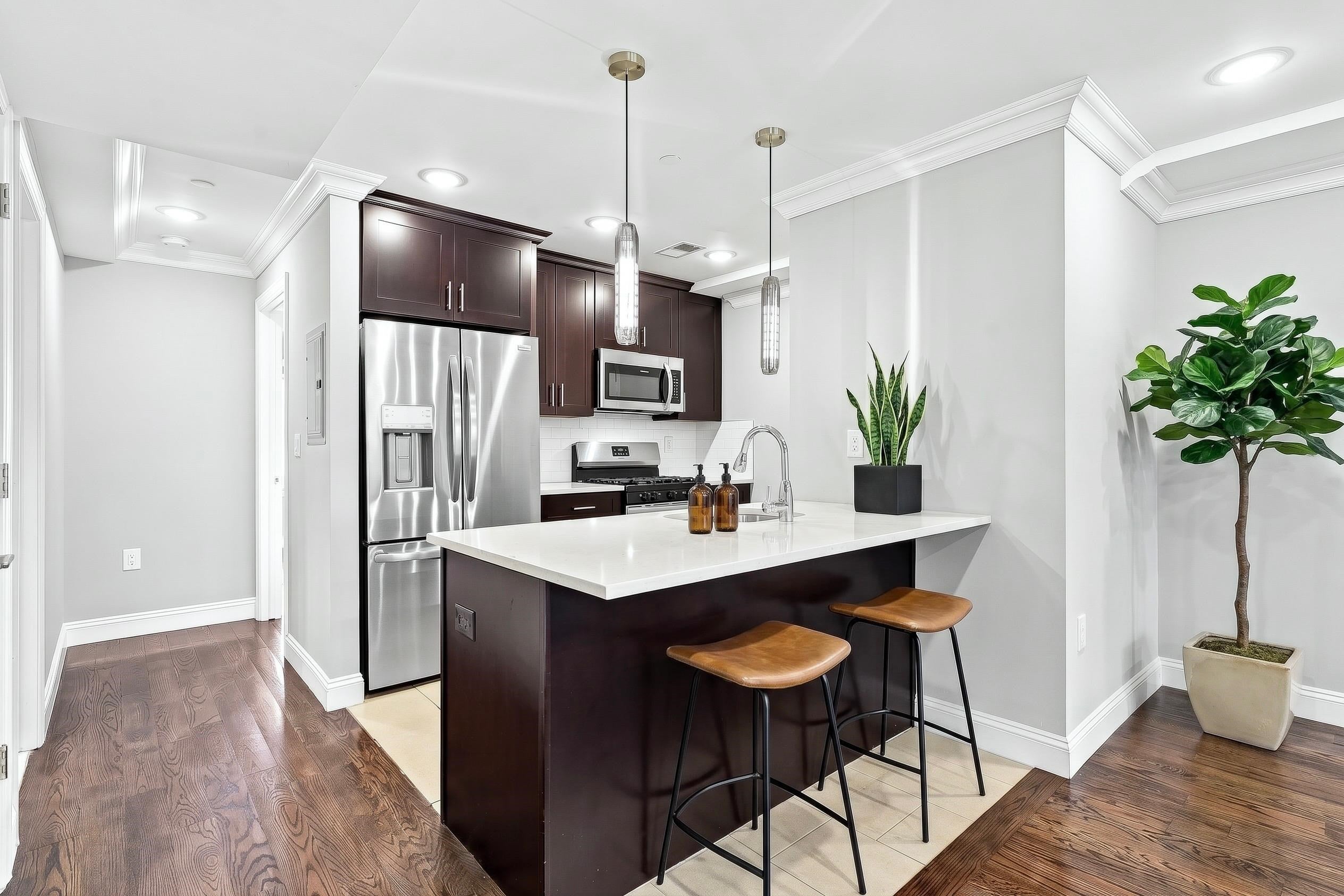175 VAN HORNE ST 2