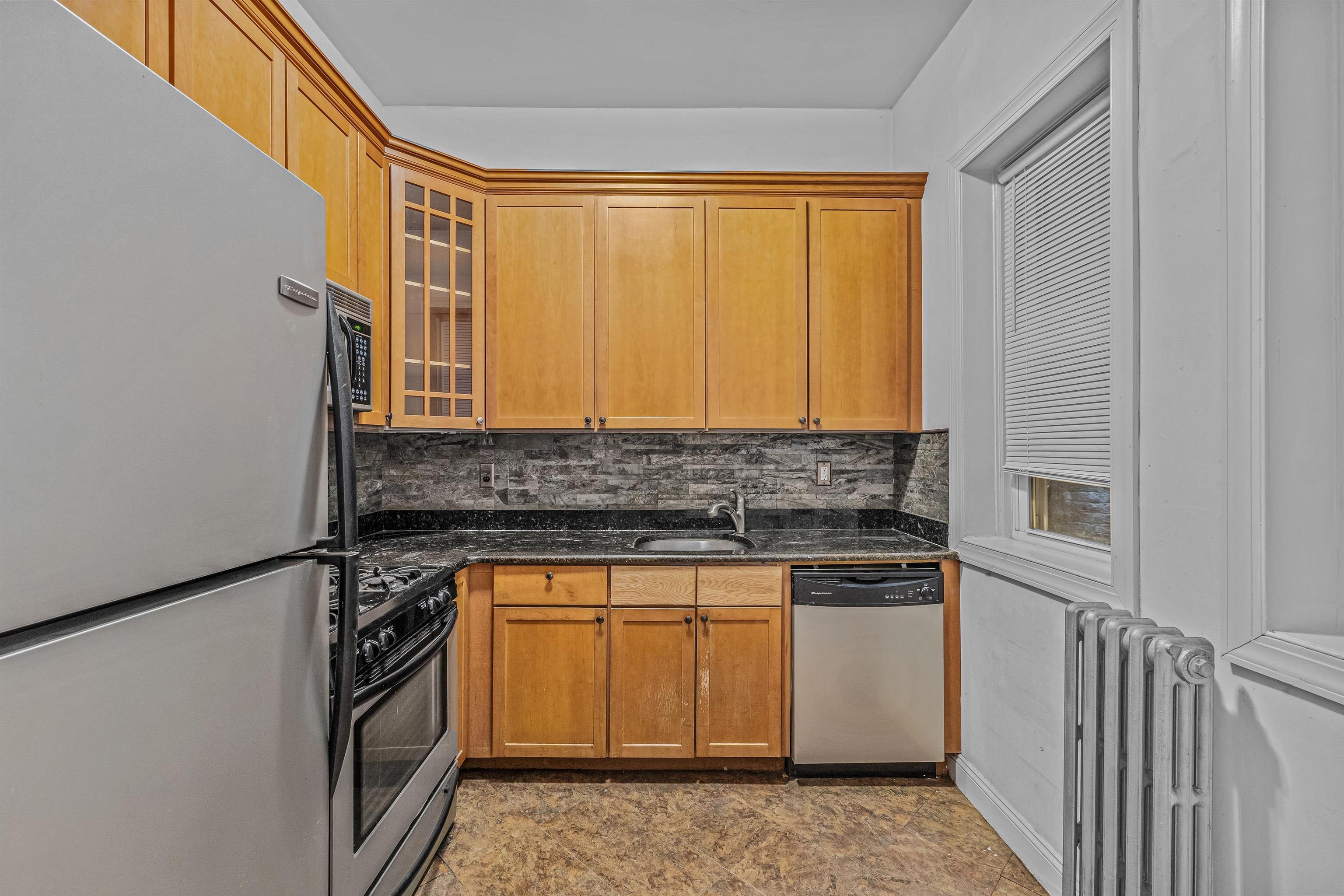 300 2nd St #2, Jersey City, New Jersey image 17