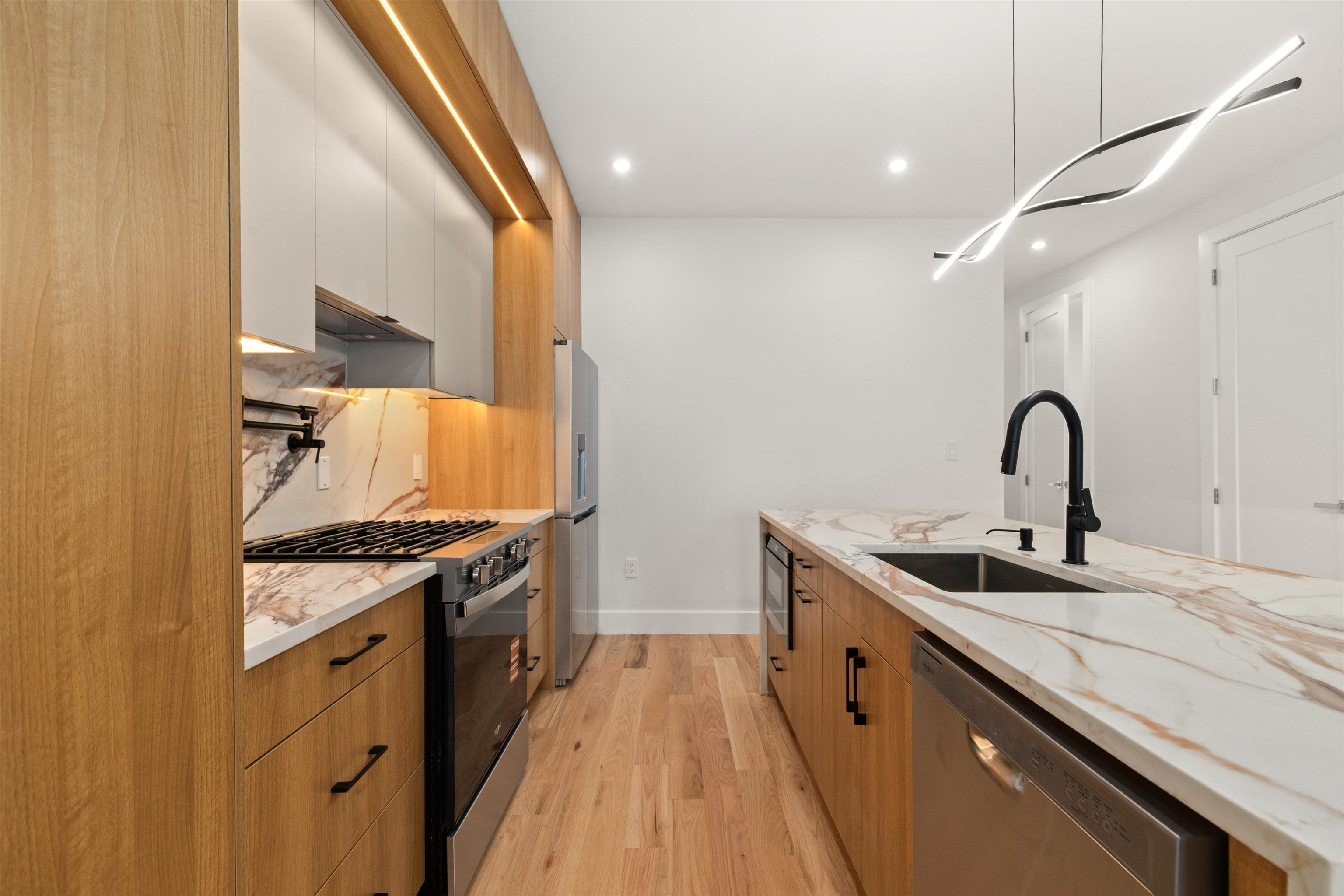 85 SHERMAN PL Residence 01