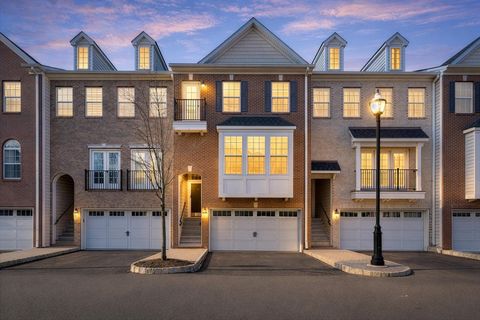 5 CREEKSIDE CT Secaucus NJ 07094