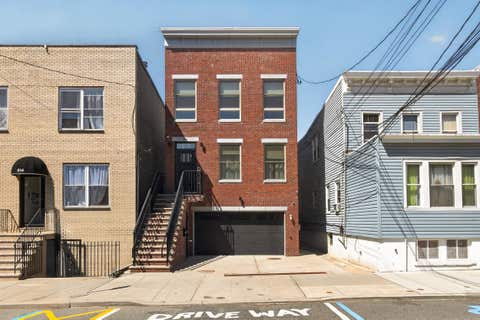 Condo For Sale - 512 4th St #3A<br/> Union City, NJ 07087