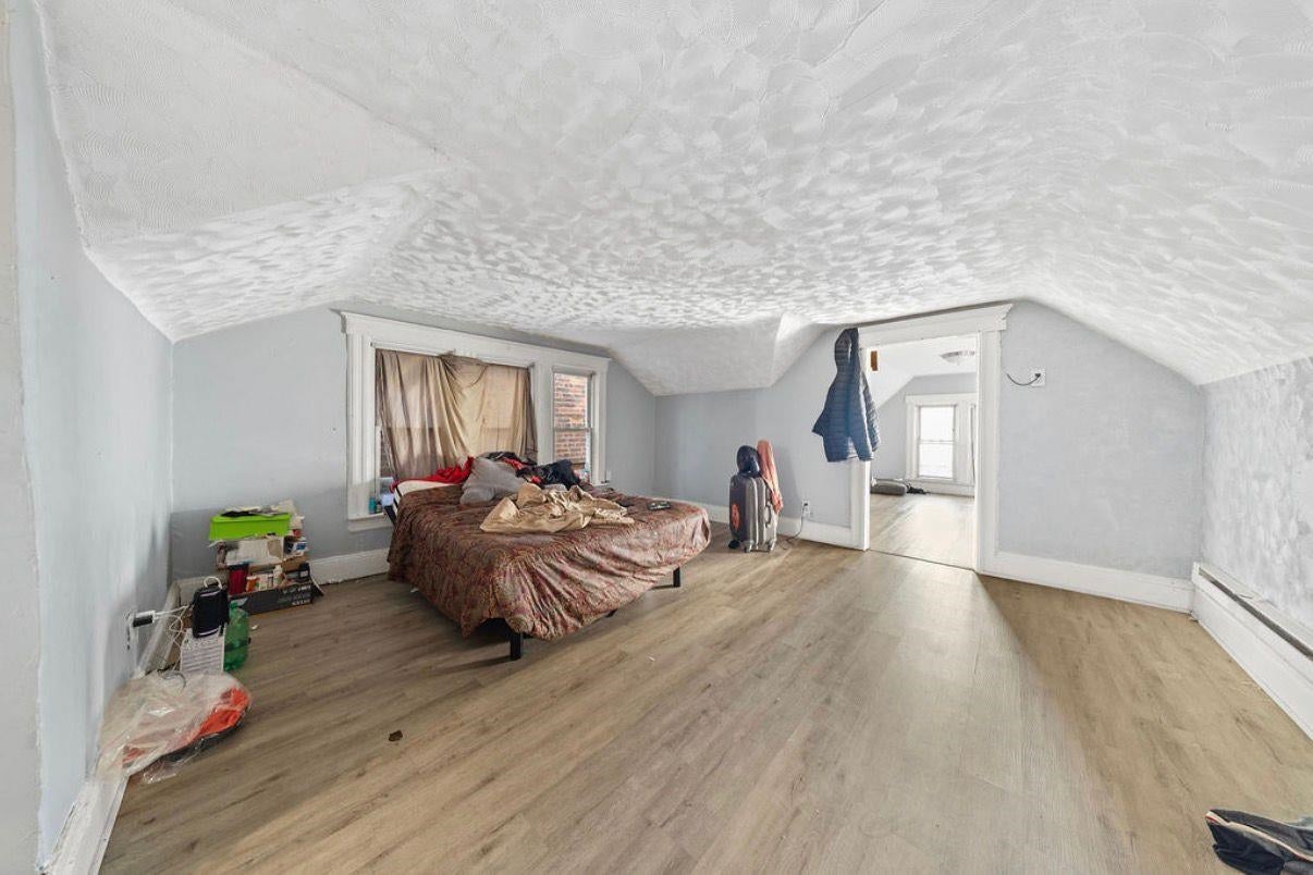 166 BERGEN AVE
