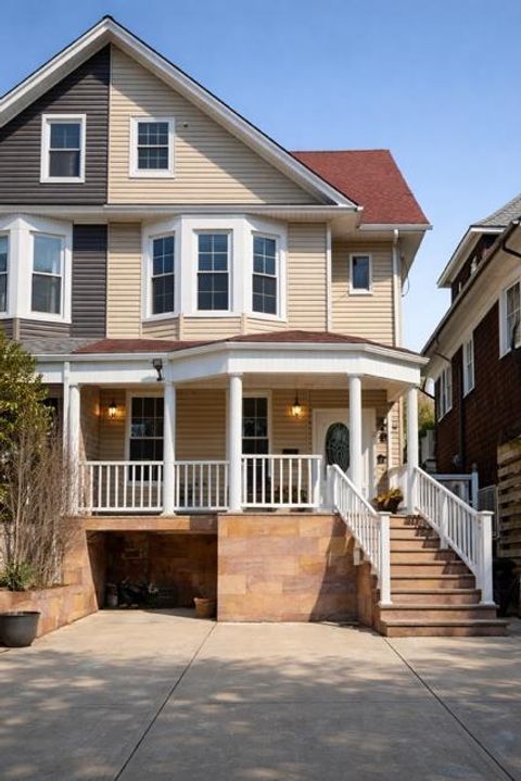 Homes For Sale - 48 Danforth Ave<br/> Jersey City, NJ 07305