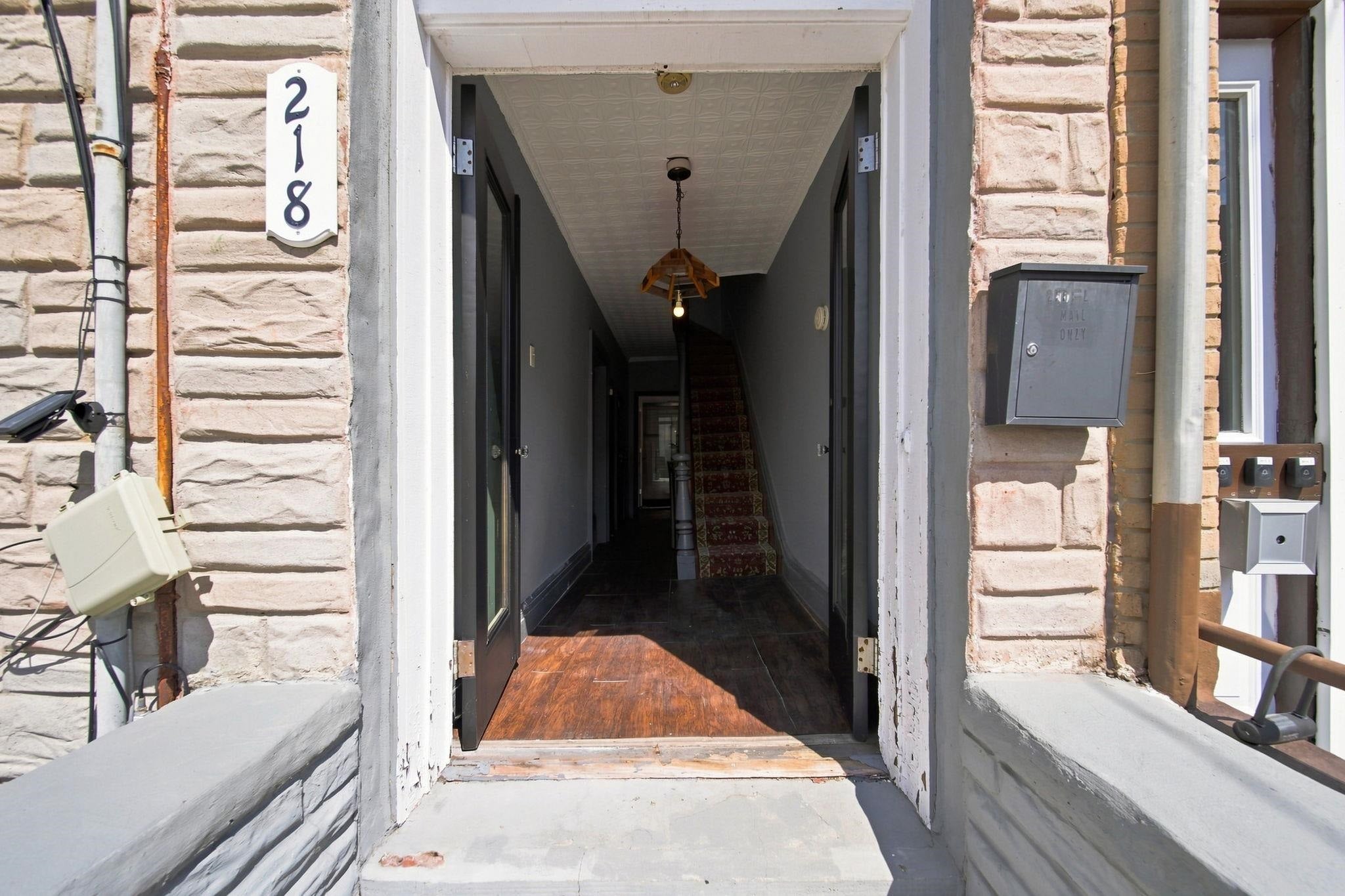 218 5TH ST