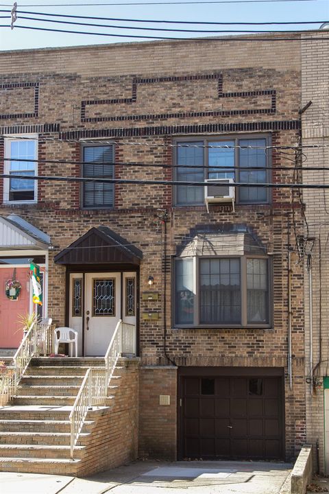 Multifamily For Sale - 154 West 29th St<br/> Hudson County, Bayonne, NJ 07002