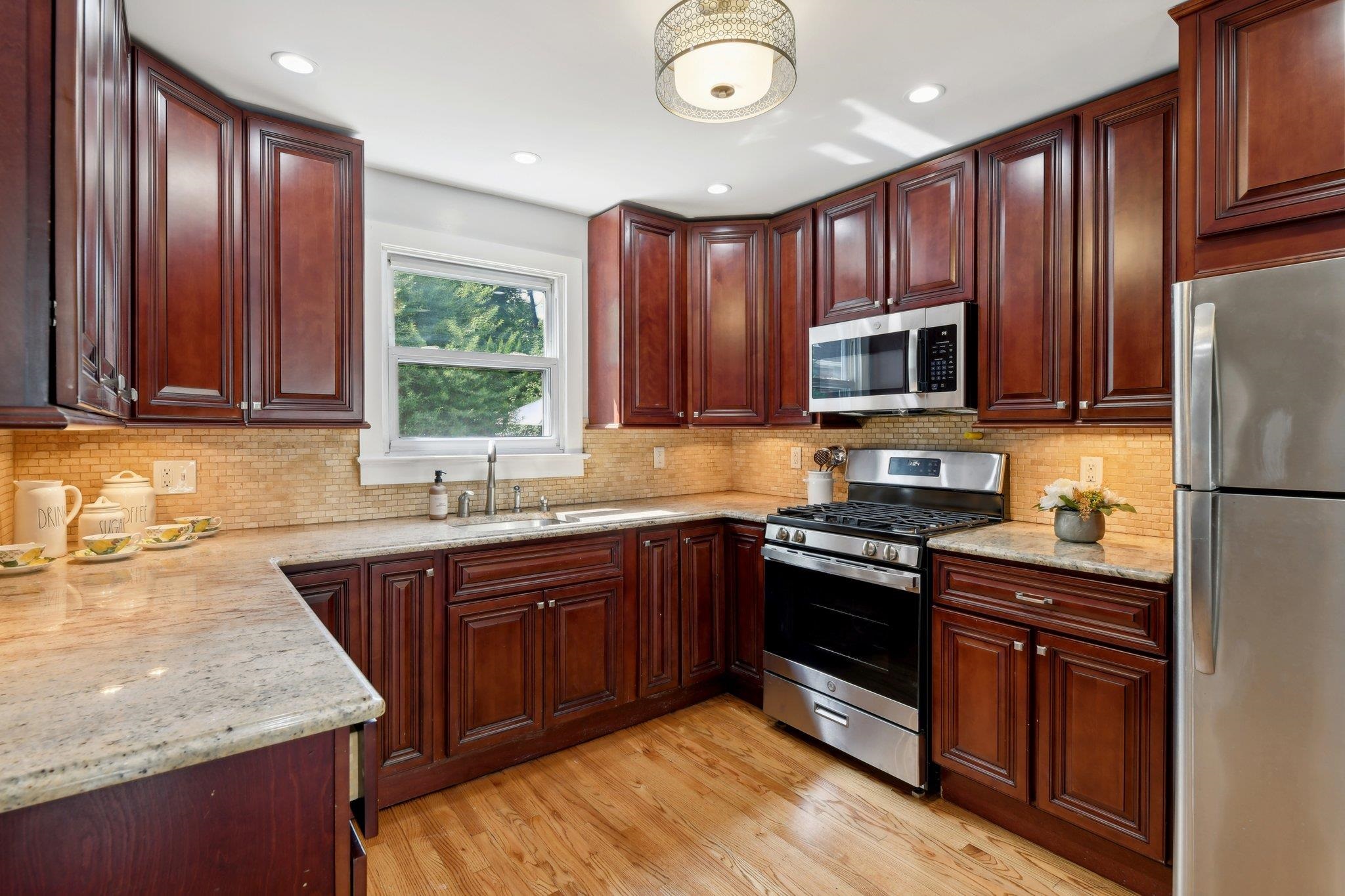 38 Stephen St, Montclair, New Jersey image 6