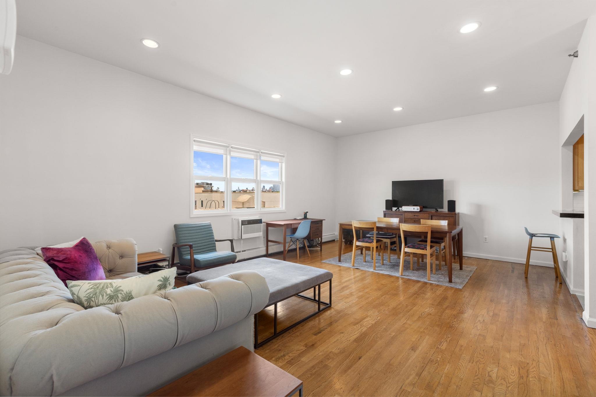 501 ADAMS ST 5I