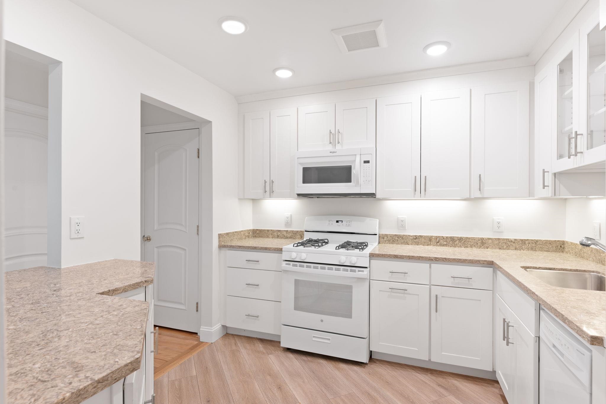 30 WEST 56TH ST