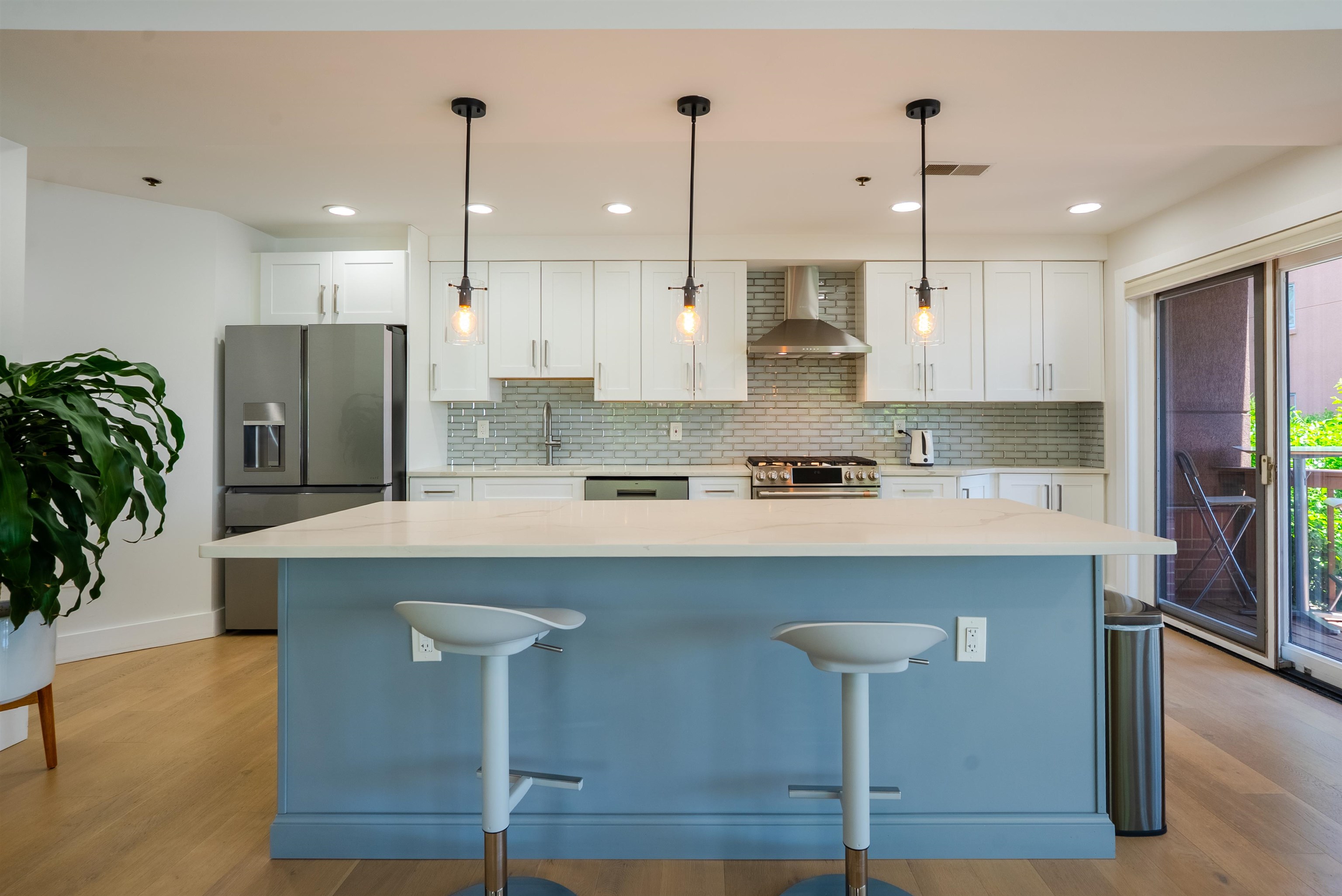301 Stockton Ct, Edgewater, New Jersey image 8