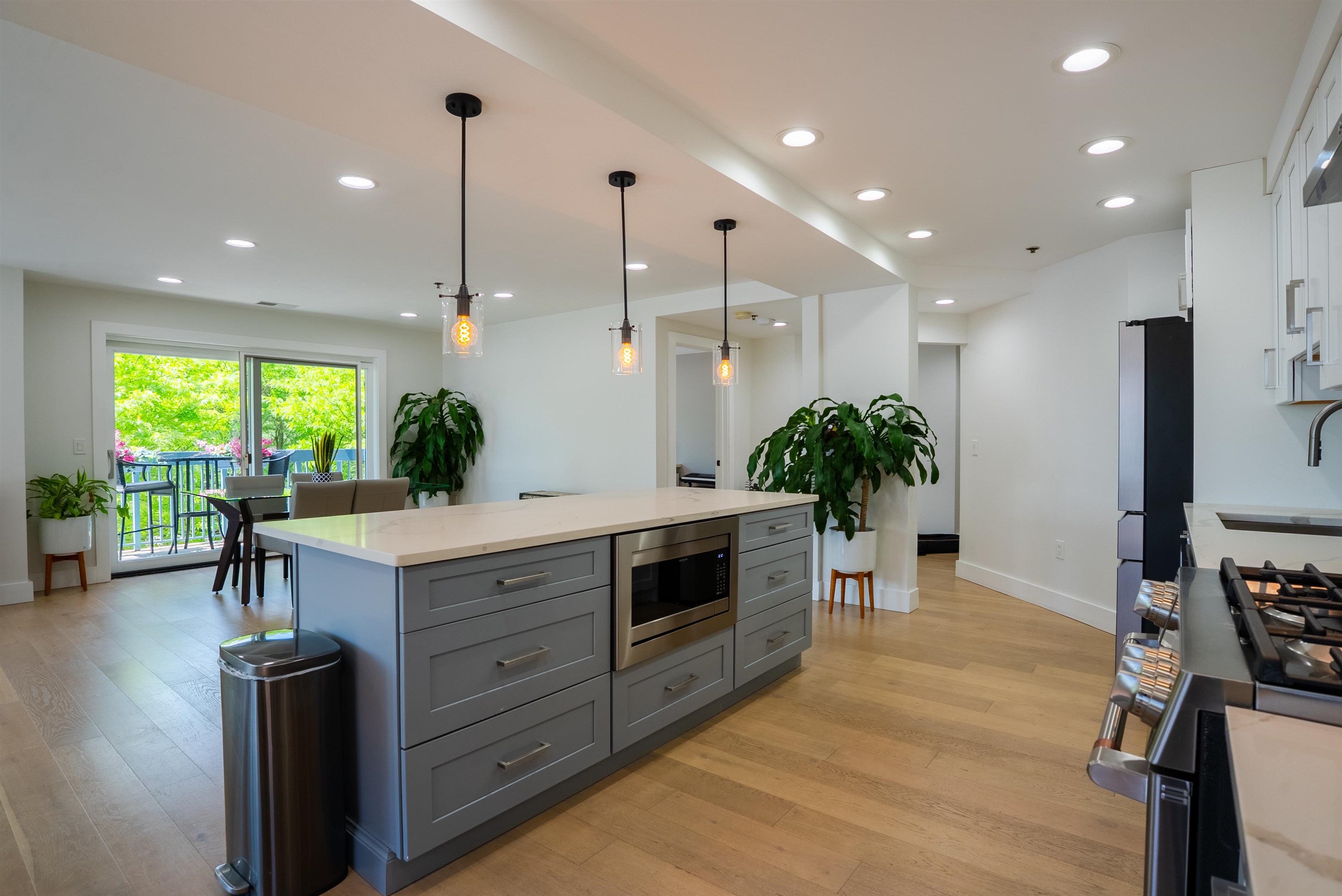 301 Stockton Ct, Edgewater, New Jersey image 10