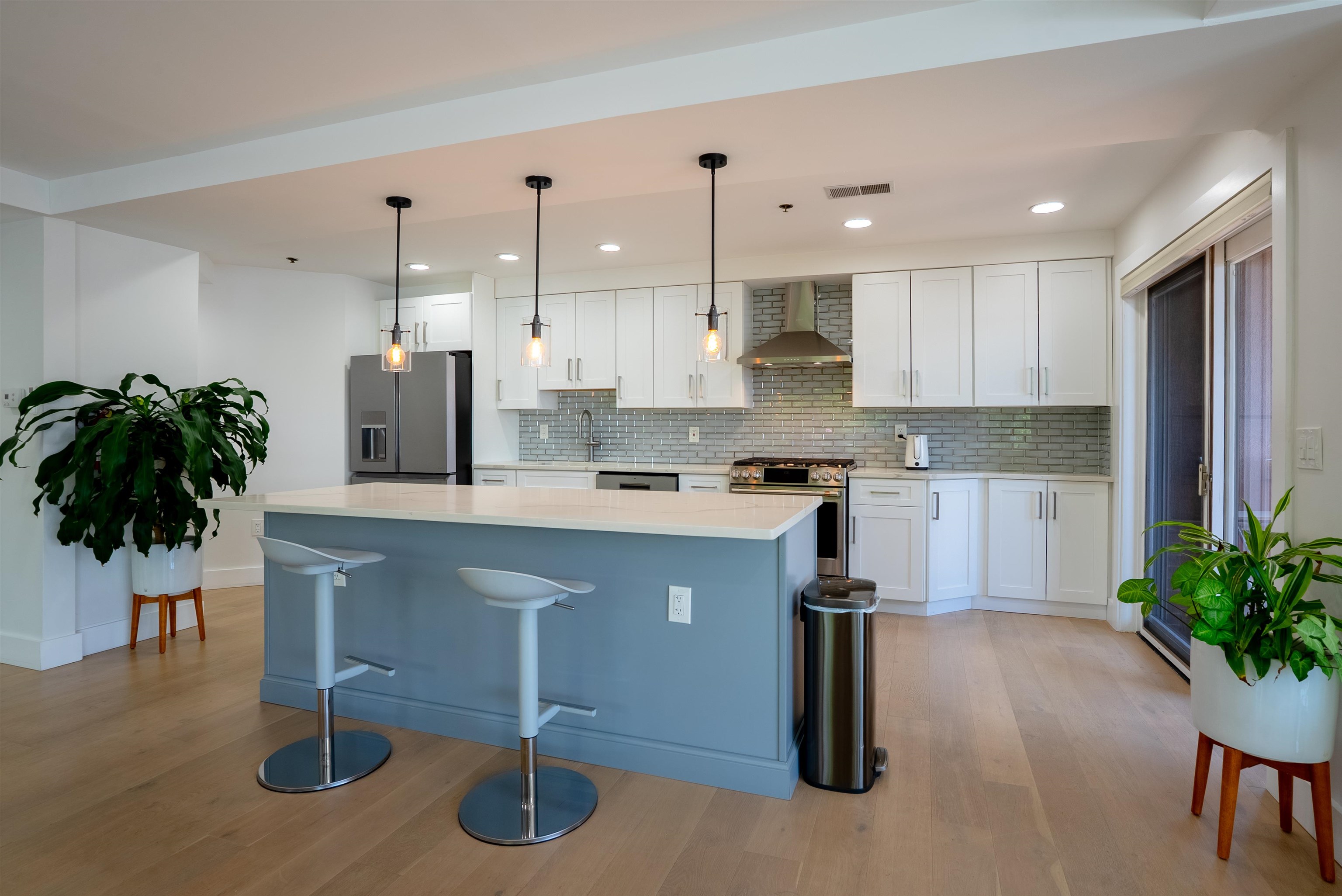 301 Stockton Ct, Edgewater, New Jersey image 9