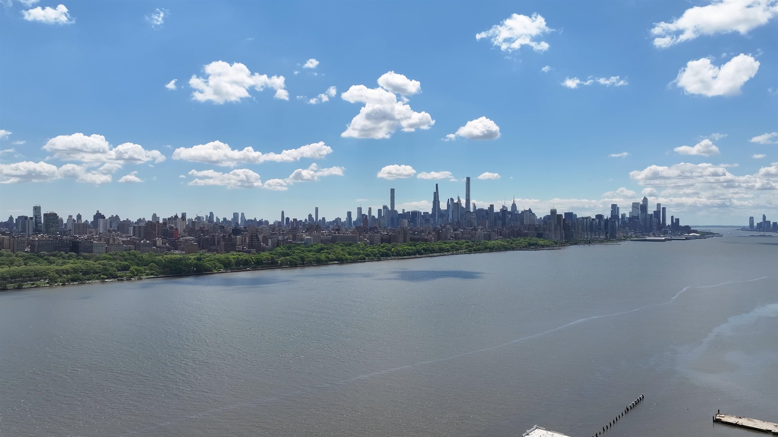 301 Stockton Ct, Edgewater, New Jersey image 35