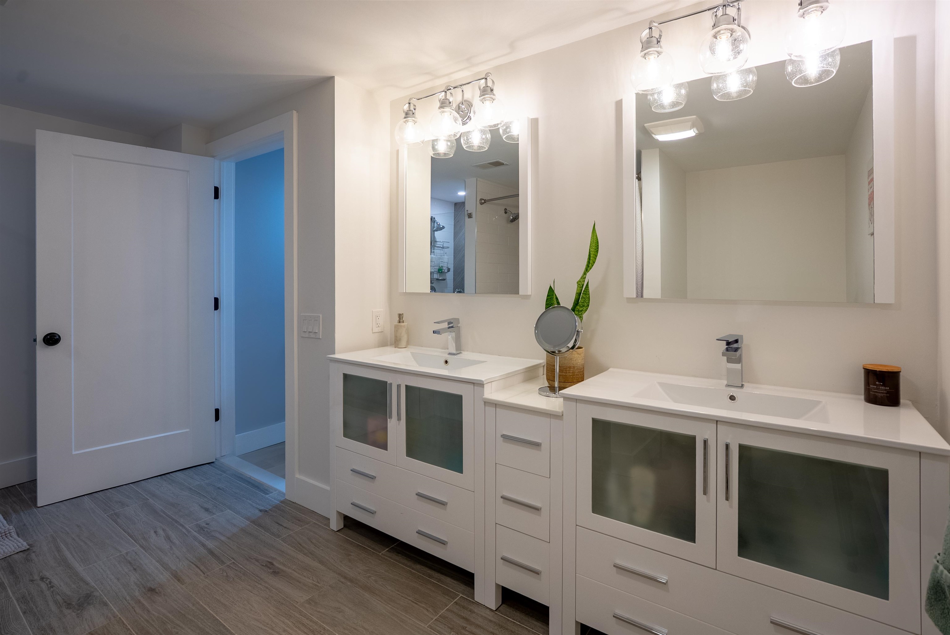 301 Stockton Ct, Edgewater, New Jersey image 14