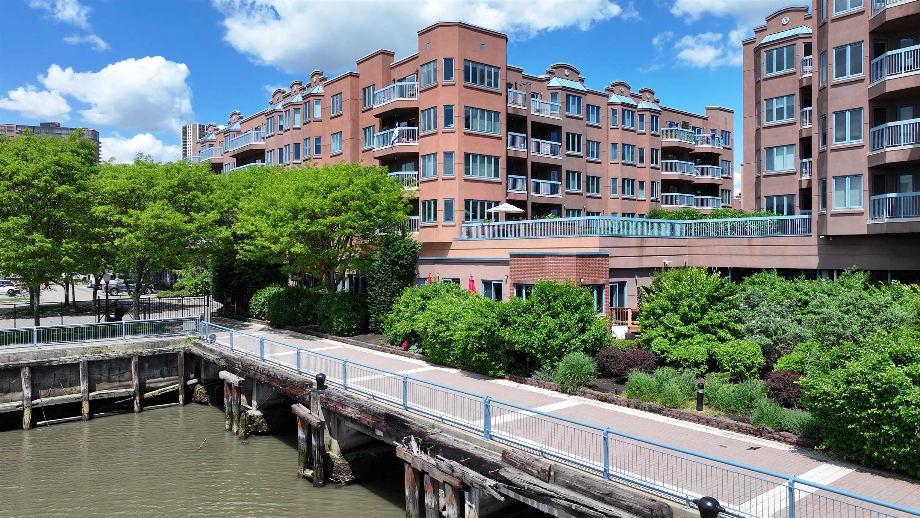 301 Stockton Ct, Edgewater, New Jersey image 26