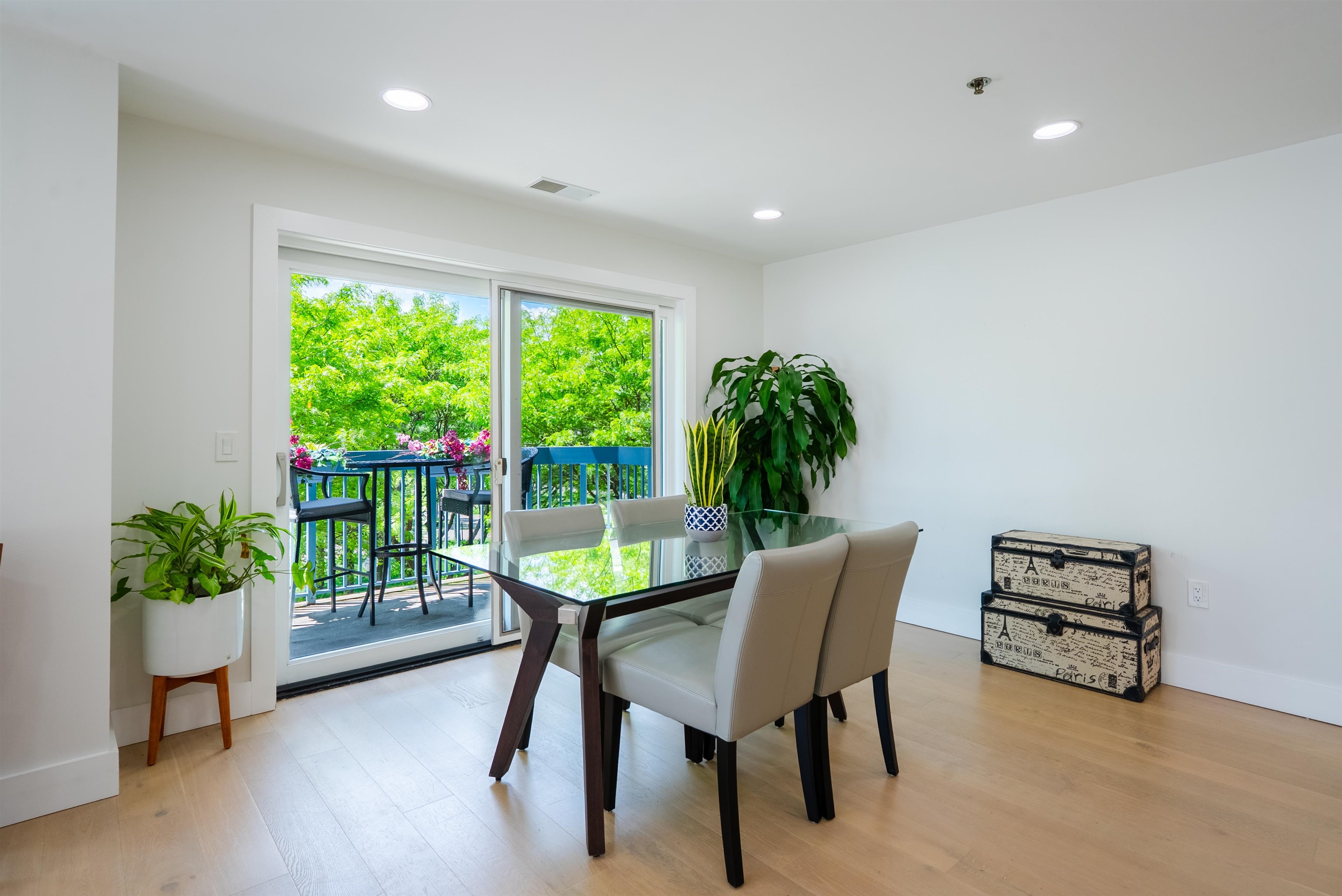 301 Stockton Ct, Edgewater, New Jersey image 6
