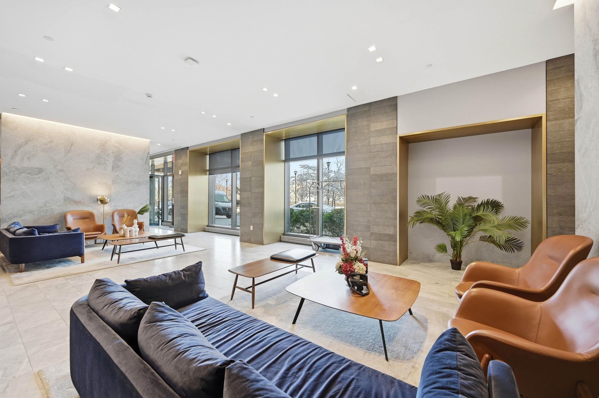 75 PARK LANE 901