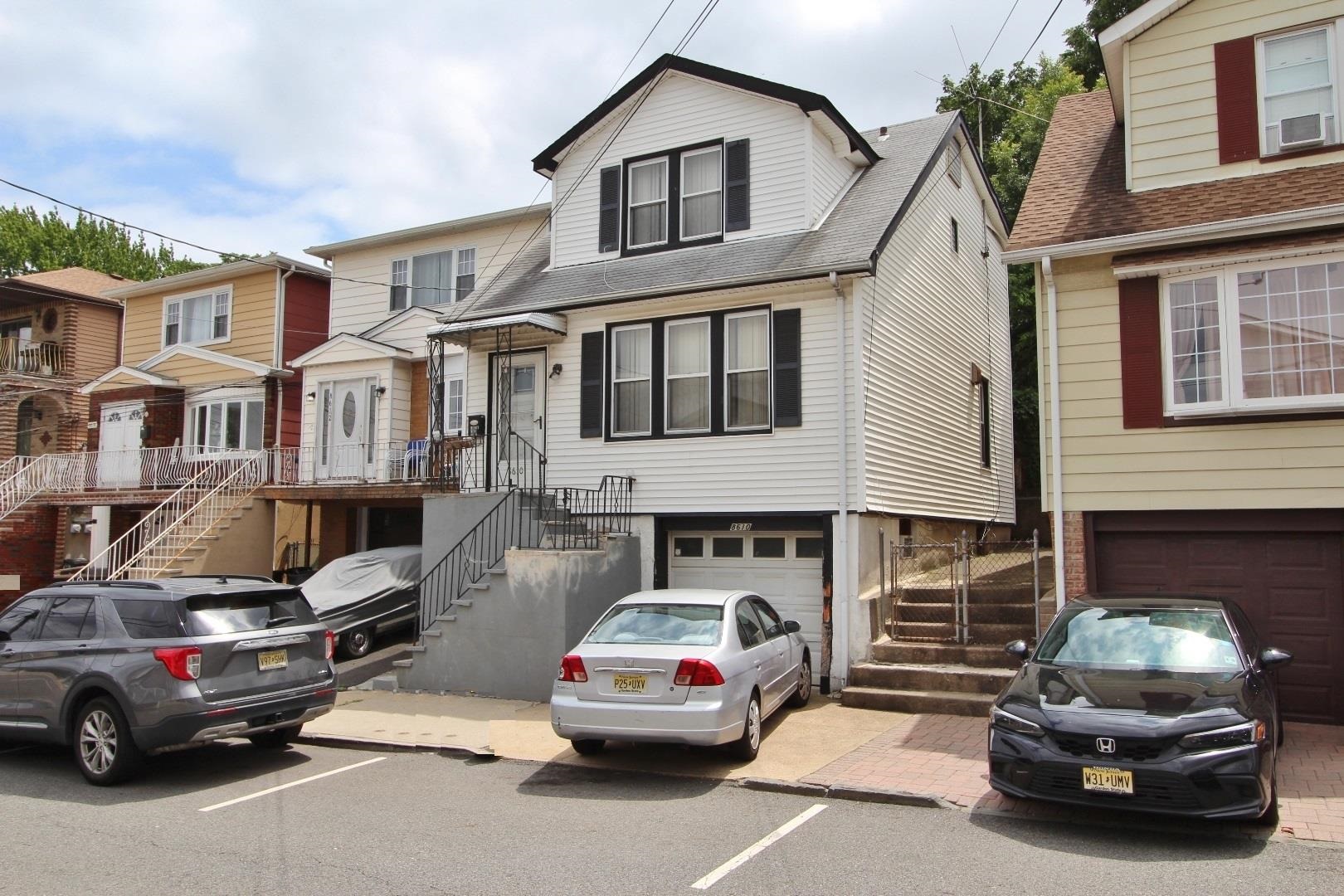 North Bergen, New Jersey 07047, United States, 3 Bedrooms Bedrooms, ,1 BathroomBathrooms,Residential,Active,175078