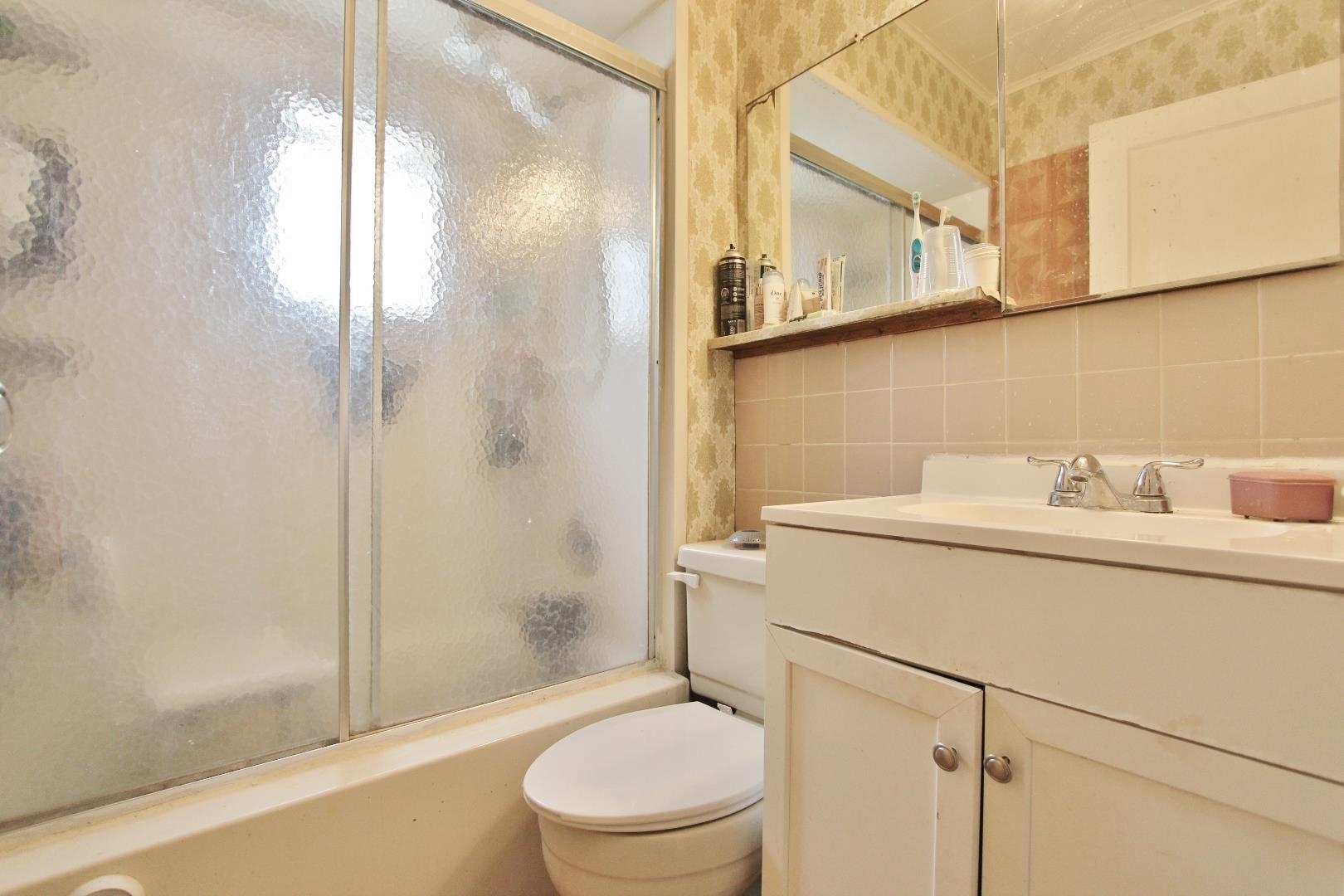 North Bergen, New Jersey 07047, United States, 3 Bedrooms Bedrooms, ,1 BathroomBathrooms,Residential,Active,175078