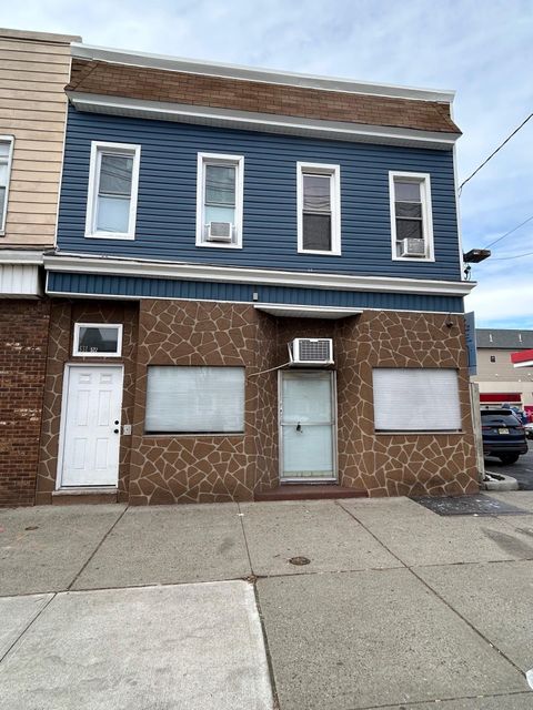 Multifamily For Rent - 527 Kennedy Blvd #1<br/> Bayonne, NJ 07002