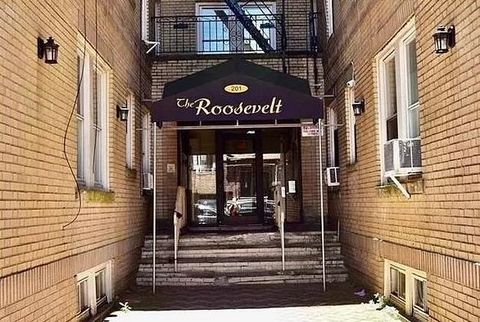 Condo For Sale - 201 45th St #E4<br/> Union City, NJ 07087