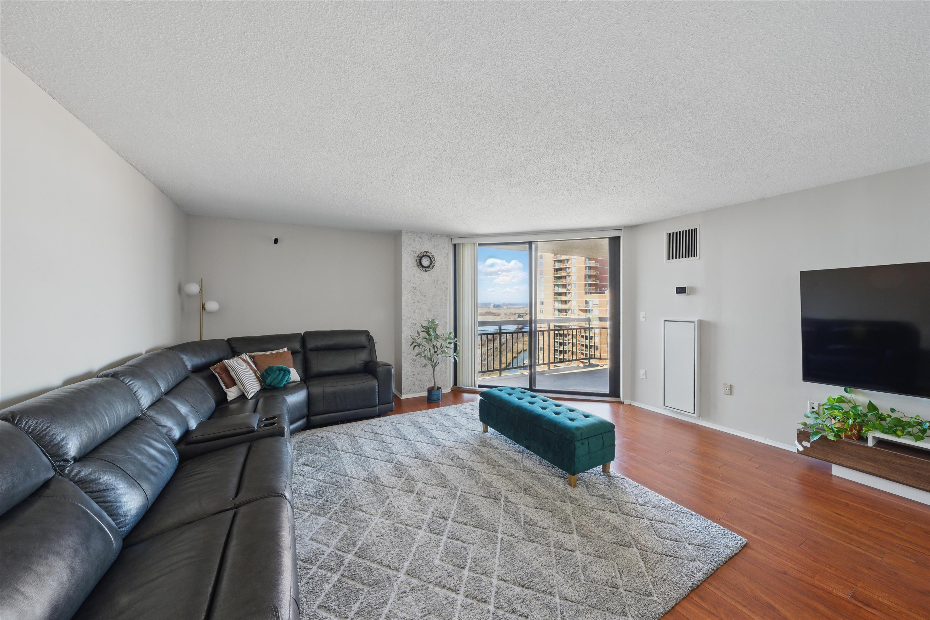 1508 Harmon Cove Tower #1508, Secaucus, New Jersey image 10