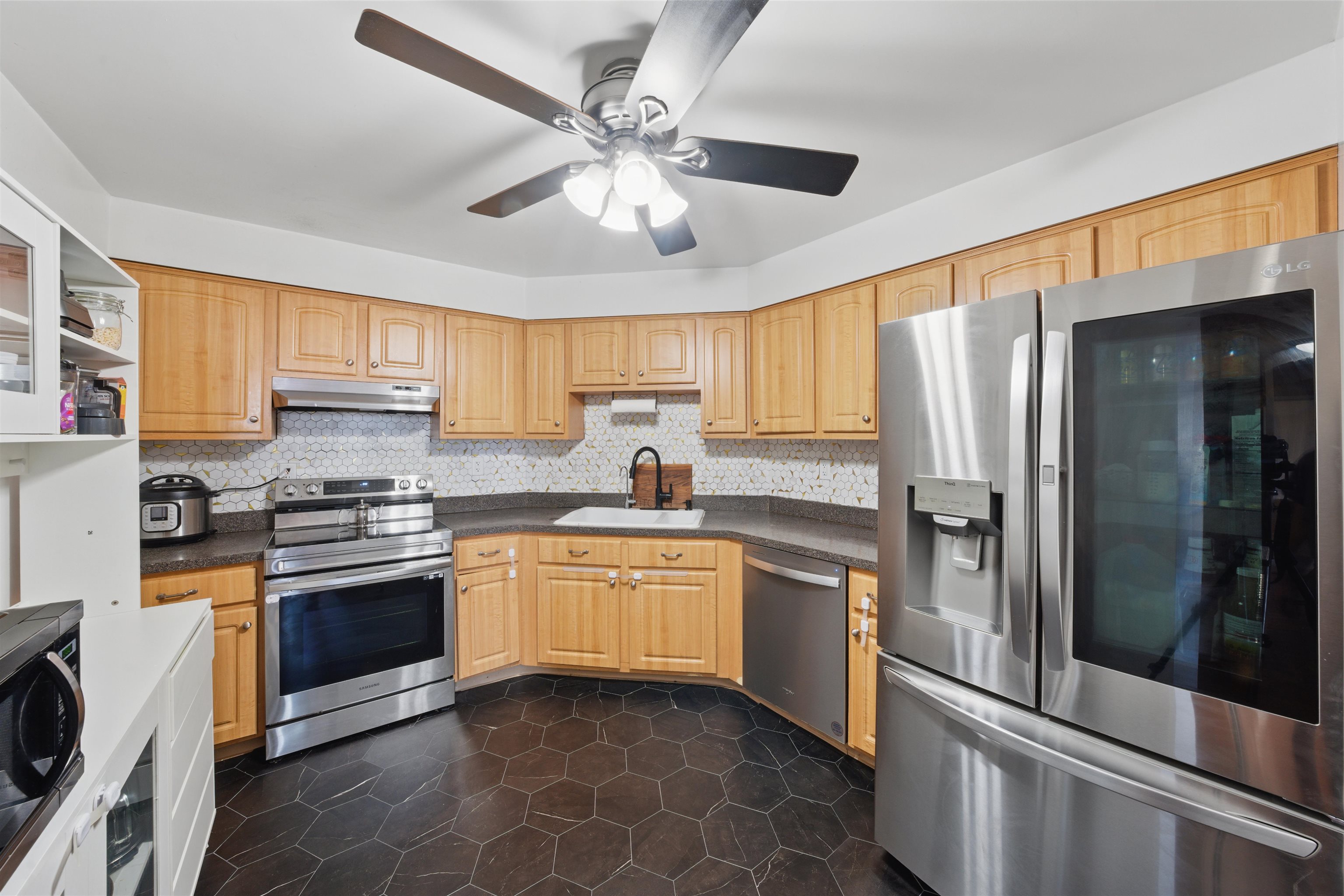 1508 Harmon Cove Tower #1508, Secaucus, New Jersey image 1