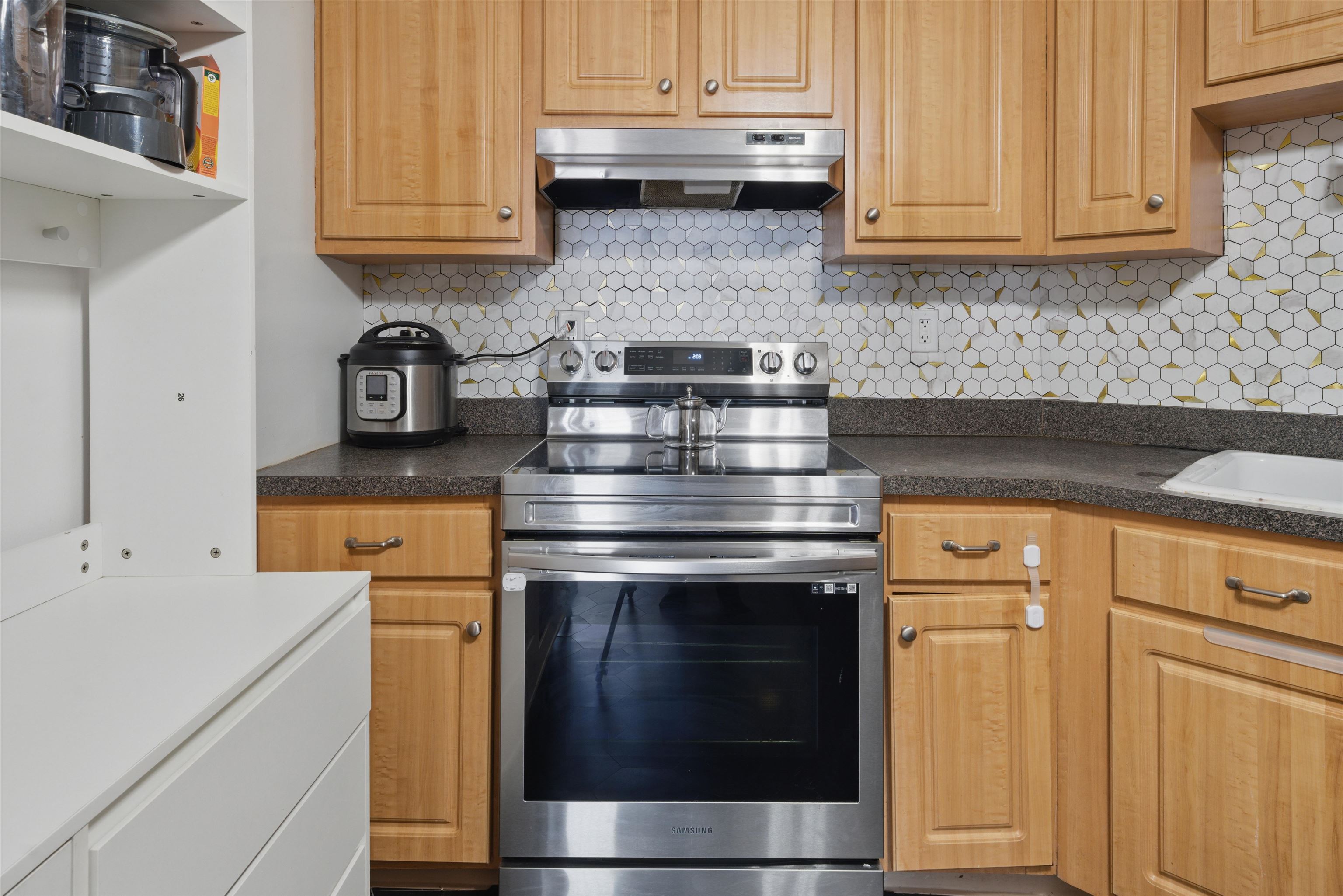 1508 Harmon Cove Tower #1508, Secaucus, New Jersey image 5